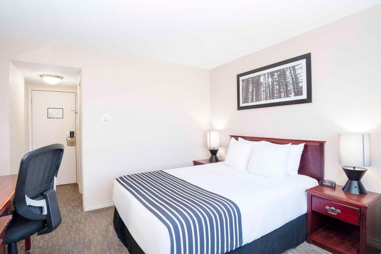 Sandman Inn Smithers Ngoại thất bức ảnh