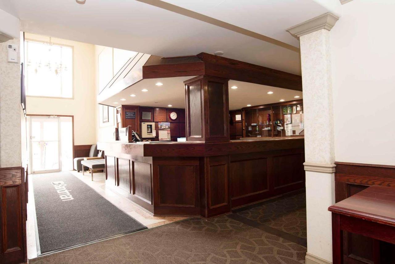 Sandman Inn Smithers Ngoại thất bức ảnh